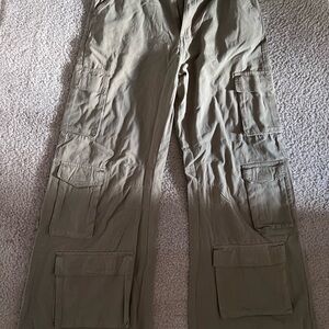 Ultra wide leg cargo pant.